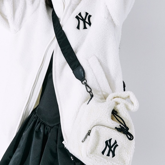 NEW MLB Fleece Bucket Bag NEW YORK YANKEES - Picture 6 of 6